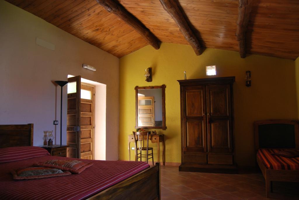 בלמונטה קלברו Al Melograno B&B חדר תמונה